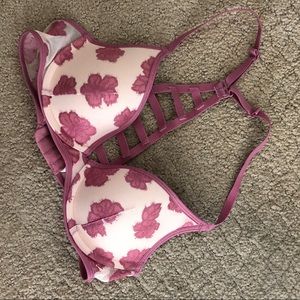 Pretty 32B bra never worn